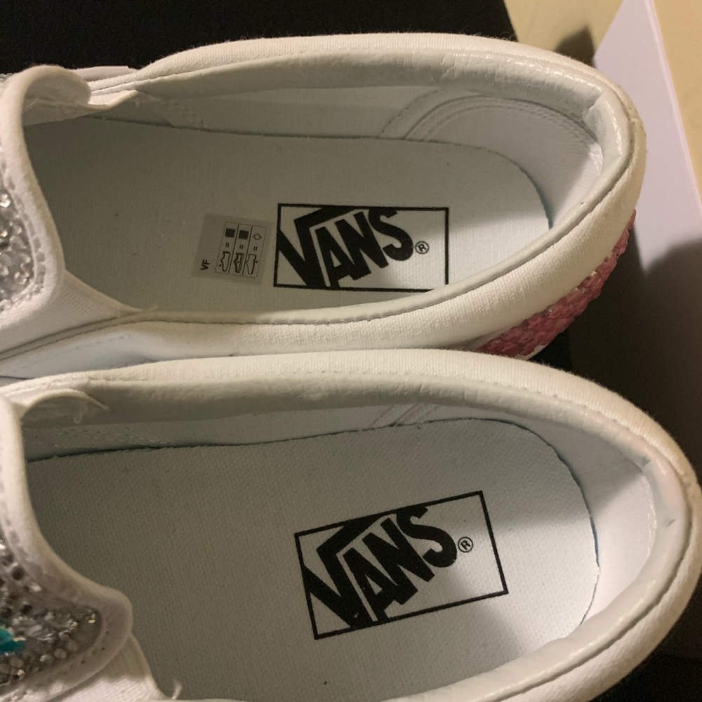 Vans - Picture 7 of 7